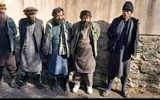 [ẢNH] Hàng trăm lính Taliban bất ngờ 'trở cờ' theo phe kháng chiến