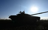 [ẢNH] ‘Cua thép’ T-72 'bị lột mai' khi trúng đòn hiểm từ UAV chiến đấu Iran