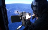 [ẢNH] Súng máy huyền thoại Mỹ trên bàn làm việc của chi huy khét tiếng Taliban