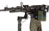 [ẢNH] Súng máy huyền thoại Mỹ trên bàn làm việc của chi huy khét tiếng Taliban