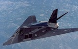 [ẢNH] Mỹ cho chiến đấu cơ tàng hình F-117 làm bia bay cho F-15 tập bắn