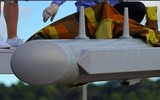 [ẢNH] Học Mỹ, Trung Quốc ra mắt chiến đấu cơ tác chiến điện tử