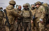 [ẢNH] Tổng Tư lệnh quân đội Ukraine ra chỉ thị ‘đánh trả không cần xin phép’ tại Donbass