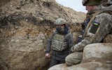 [ẢNH] Tổng Tư lệnh quân đội Ukraine ra chỉ thị ‘đánh trả không cần xin phép’ tại Donbass
