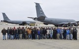 [ẢNH] 'Thùng xăng bay' KC-135 Mỹ suýt gây họa vì tự động bổ nhào