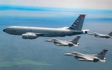 [ẢNH] 'Thùng xăng bay' KC-135 Mỹ suýt gây họa vì tự động bổ nhào