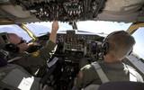[ẢNH] 'Thùng xăng bay' KC-135 Mỹ suýt gây họa vì tự động bổ nhào