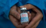[ẢNH] Vì sao hãng dược Moderna không chia sẻ công thức vaccine Covid-19?