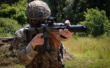 [ẢNH] Vệ binh Quốc gia Ukraine thay thế súng AK bằng súng AR-15 Mỹ