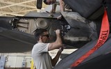 Sai sót trong lau rửa khiến tiêm kích F-22 Raptor Mỹ lao xuống đất cháy rụi