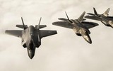 Sai sót trong lau rửa khiến tiêm kích F-22 Raptor Mỹ lao xuống đất cháy rụi