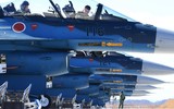 Tiêm kích Nhật Bản bị bật tung kính buồng lái khi lao lên chặn ‘máy bay nghi vấn‘