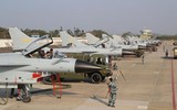 Tiêm kích 'con cưng' J-10 Trung Quốc gặp nạn, 2 phi công liền nhảy xuống sông