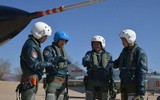 Tiêm kích 'con cưng' J-10 Trung Quốc gặp nạn, 2 phi công liền nhảy xuống sông