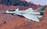 Tiêm kích 'con cưng' J-10 Trung Quốc gặp nạn, 2 phi công liền nhảy xuống sông