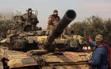 Xe tăng T-90 Syria dàn hàng tiến đánh phiến quân thân Thổ Nhĩ Kỳ tại Idlib