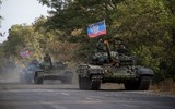 Xe tăng ly khai Ukraine rầm rập áp sát phòng tuyến quân chính phủ