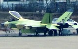 Tiêm kích hạm tàng hình Trung Quốc lần đầu cất cánh, cạnh tranh với F-35C của Mỹ