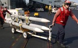 Gần 300 tên lửa sát thủ AIM-120 của Mỹ đổ về Trung Đông