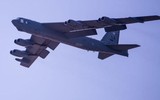B-52 Mỹ thị uy Nga trong bối cảnh chiến sự Ukraine leo thang