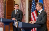 Hàng trăm xe tăng Nga áp sát biên giới Ukraine, sẵn sàng can thiệp vào miền Đông?
