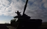 Hàng trăm xe tăng Nga áp sát biên giới Ukraine, sẵn sàng can thiệp vào miền Đông?
