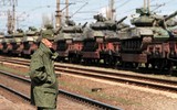 Hàng trăm xe tăng Nga áp sát biên giới Ukraine, sẵn sàng can thiệp vào miền Đông?