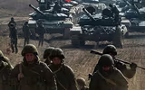 Hàng trăm xe tăng Nga áp sát biên giới Ukraine, sẵn sàng can thiệp vào miền Đông?