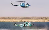 Trực thăng SH-3 Sea King Iran vừa đột nhiên áp sát tàu đổ bộ USS Essex Mỹ