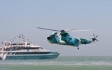 Trực thăng SH-3 Sea King Iran vừa đột nhiên áp sát tàu đổ bộ USS Essex Mỹ