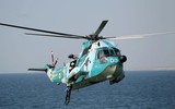 Trực thăng SH-3 Sea King Iran vừa đột nhiên áp sát tàu đổ bộ USS Essex Mỹ