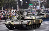 Binh đoàn xe tăng T-64 Ukraine âm thầm áp sát, miền Đông đột ngột căng thẳng