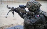 Súng máy huyền thoại PKM Liên Xô theo chân lính Nga tới Bắc Cực