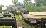 Quân đội Nga áp sát Ukraine, Mỹ sẽ cung cấp thêm vũ khí uy lực cho Kiev?