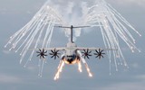 Vận tải cơ A-400M chở theo lính đặc nhiệm Anh vừa hạ cánh xuống Ukraine