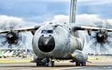 Vận tải cơ A-400M chở theo lính đặc nhiệm Anh vừa hạ cánh xuống Ukraine