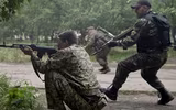 Ukraine triển khai quân số cực lớn áp sát phe ly khai miền Đông