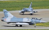 Chiến đấu cơ Mirage-2000 Ấn Độ bị trộm mất bánh, sự cố hi hữu đến ngỡ ngàng