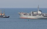 Chiến hạm Ukraine áp sát bán đảo Crimea khiến hải quân Nga báo động