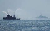 Chiến hạm Ukraine áp sát bán đảo Crimea khiến hải quân Nga báo động