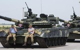 Xe tăng T-80BV Ukraine áp sát biên giới Nga ở khoảng cách chỉ 2km