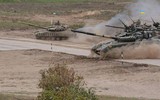 Xe tăng T-80BV Ukraine áp sát biên giới Nga ở khoảng cách chỉ 2km