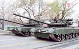 Xe tăng T-80BV Ukraine áp sát biên giới Nga ở khoảng cách chỉ 2km