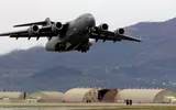 Vận tải cơ khổng lồ C-17 của Anh đem tên lửa chống tăng tới Ukraine