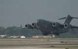 Vận tải cơ khổng lồ C-17 của Anh đem tên lửa chống tăng tới Ukraine