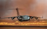 Vận tải cơ khổng lồ C-17 của Anh đem tên lửa chống tăng tới Ukraine