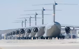 Vận tải cơ khổng lồ C-17 của Anh đem tên lửa chống tăng tới Ukraine
