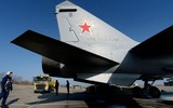 Tiêm kích MiG-31K Nga sập càng khi cất cánh khiến thân trước bị xé toạc