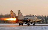 Tiêm kích MiG-31K Nga sập càng khi cất cánh khiến thân trước bị xé toạc