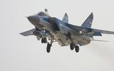 Tiêm kích MiG-31K Nga sập càng khi cất cánh khiến thân trước bị xé toạc
